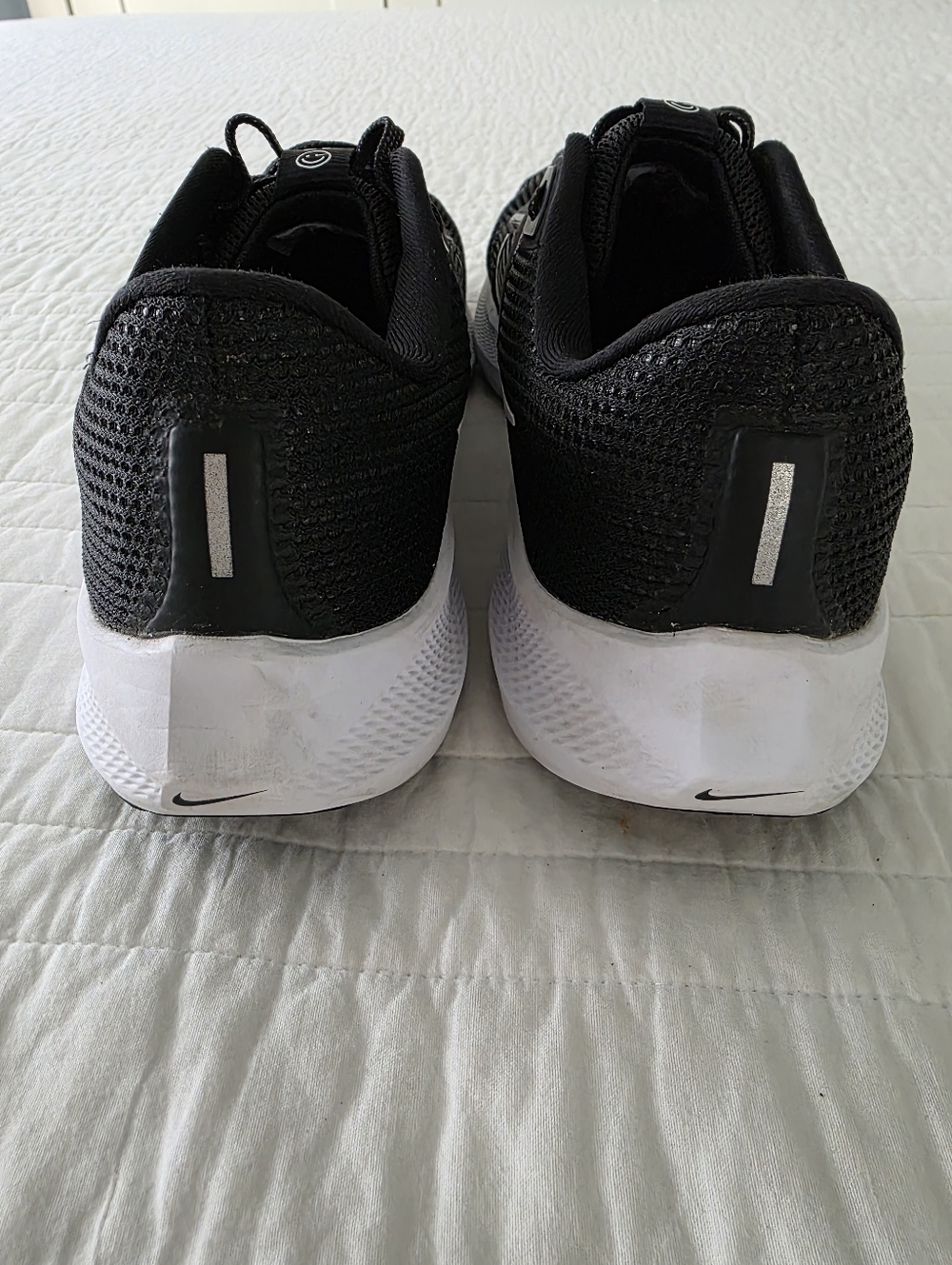 Nike Pegasus 40 Men's Size 11.5 Black and White Running Sneakers - Picture 12 of 16